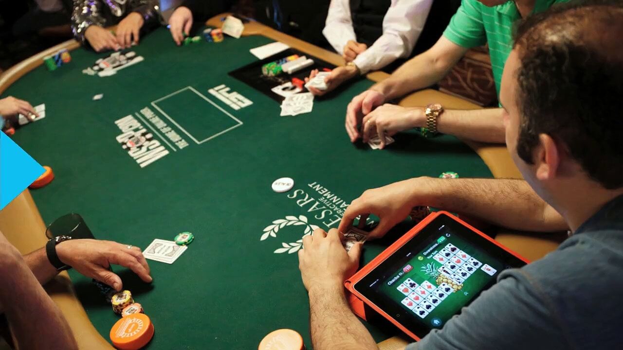 Украинец вышел за финальный стол Главного События WSOPE 2018