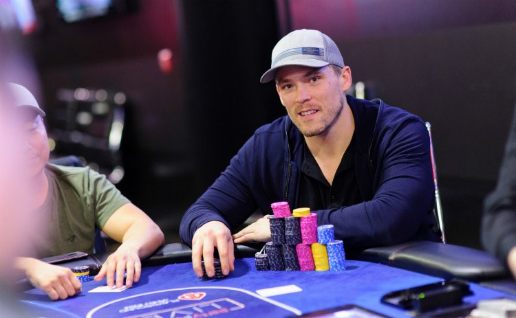 Алекс Фоксен смог выиграть 1 700 000$ заняв первое место на WPT Five Diamond
